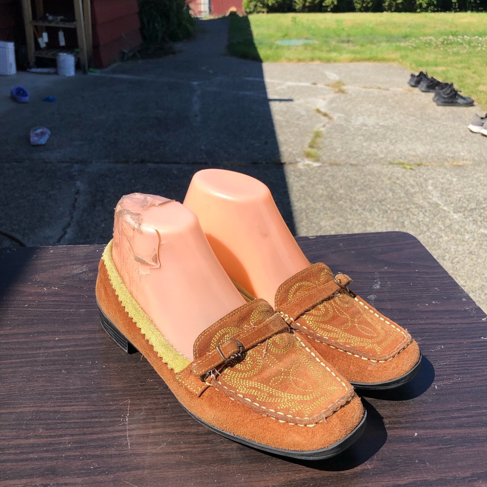 Bellini Fab 150 Women’s Brown Loafers with Gold Accents Driving Shoes Size 6.5M